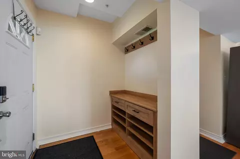 Entry Way - 5518 Lanham Station Rd, Lanham, MD 20706 photo 1 of 4