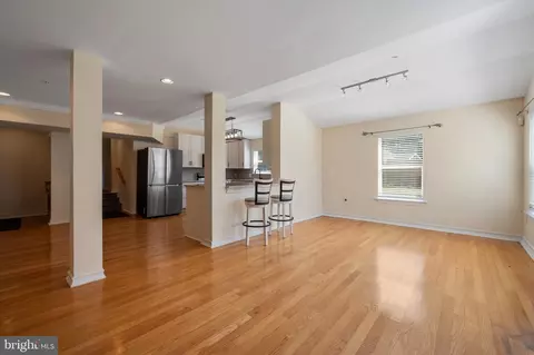 Living - 5518 Lanham Station Rd, Lanham, MD 20706 photo 2 of 7