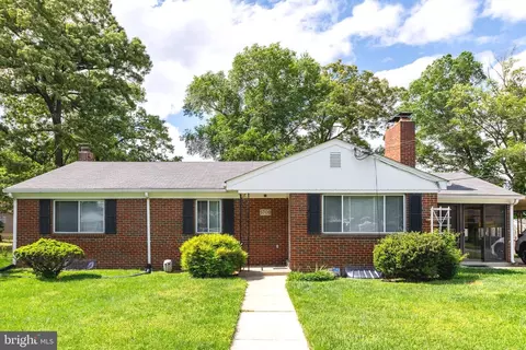 5709 Center Dr, Temple Hills, MD 20748