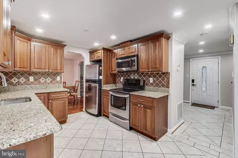 11108 Maiden Dr, Bowie, MD 20720 photo 9