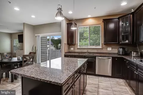 Kitchen - 9506 Wilton Pl, Clinton, MD 20735 photo 3 of 3