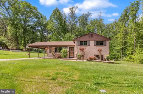 7509 Glade Dr, Fort Washington, MD 20744