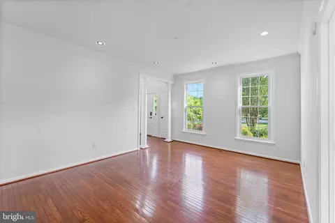Living - 601 James Ridge Rd, Bowie, MD 20721 photo 2 of 12