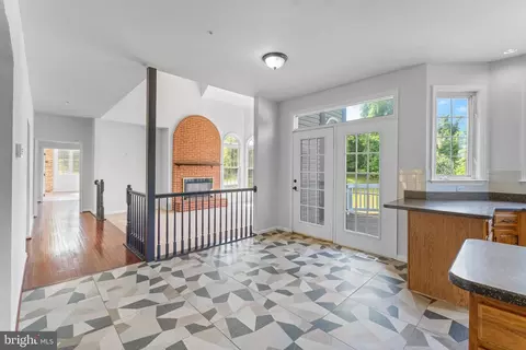 Entry Way - 601 James Ridge Rd, Bowie, MD 20721 photo 4 of 9