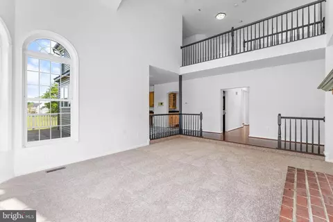 Living - 601 James Ridge Rd, Bowie, MD 20721 photo 10 of 12