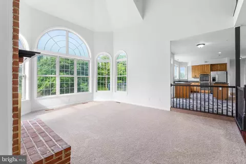 Living - 601 James Ridge Rd, Bowie, MD 20721 photo 11 of 12