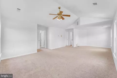 Entry Way - 601 James Ridge Rd, Bowie, MD 20721 photo 7 of 9