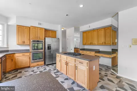 Kitchen - 601 James Ridge Rd, Bowie, MD 20721 photo 2 of 3