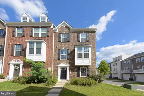 9912 Vista Pointe Dr, Marlboro, MD 20774