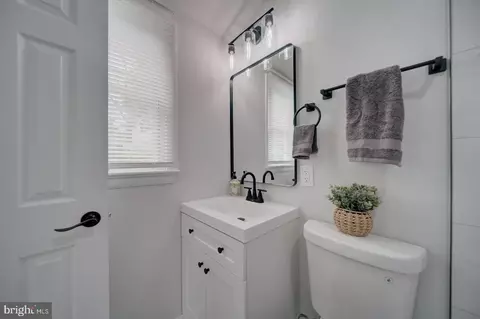 Bath - 6802 Elbrook Rd, Lanham, MD 20706 photo 3 of 4