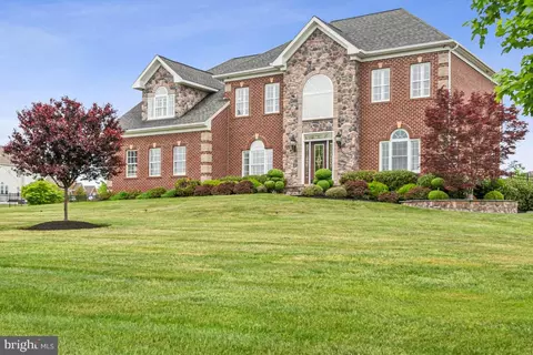 13106 Hunters Ridge Ln, Bowie, MD 20721