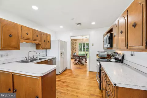 7410 Good Luck Rd, Lanham, MD 20706 photo 21