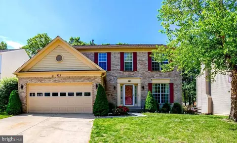 923 Chatsworth Dr, Accokeek, MD 20607