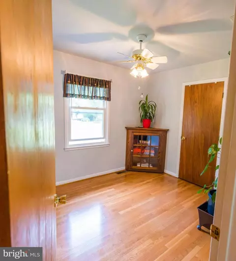 Bedroom - 9608 Middleridge Ct, Brandywine, MD 20613 photo 6 of 7