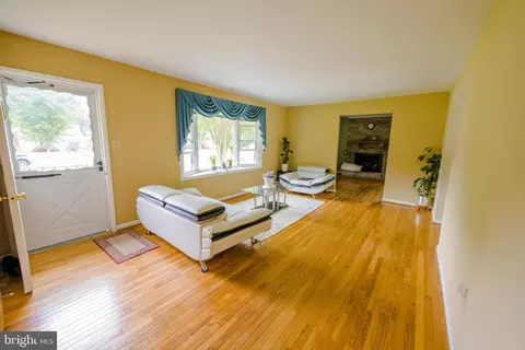 Living - 9608 Middleridge Ct, Brandywine, MD 20613 photo 1 of 7
