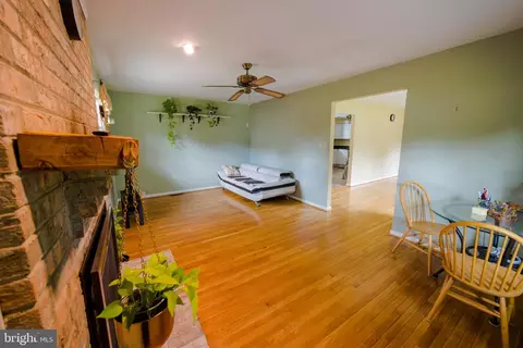 Living - 9608 Middleridge Ct, Brandywine, MD 20613 photo 7 of 7