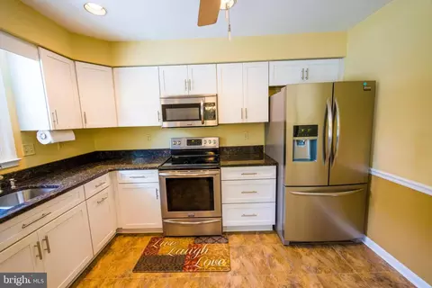Kitchen - 9608 Middleridge Ct, Brandywine, MD 20613 photo 3 of 4
