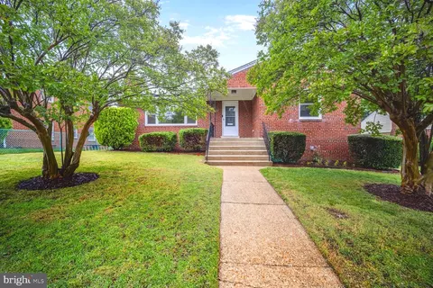 4609 22nd Ave, Mount Rainier, MD 20712