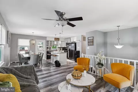 Entry Way - 12906 7th St, Bowie, MD 20720 photo 2 of 2