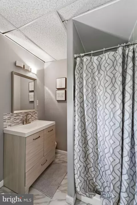 Bath - 12906 7th St, Bowie, MD 20720 photo 3 of 3