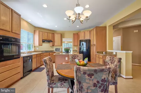 Kitchen - 7419 Near Thicket Way, Laurel, MD 20707 photo 2 of 4