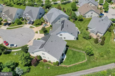 View/Area - 7419 Near Thicket Way, Laurel, MD 20707 photo 3 of 4