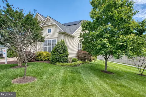 Exterior - 7419 Near Thicket Way, Laurel, MD 20707 photo 2 of 7