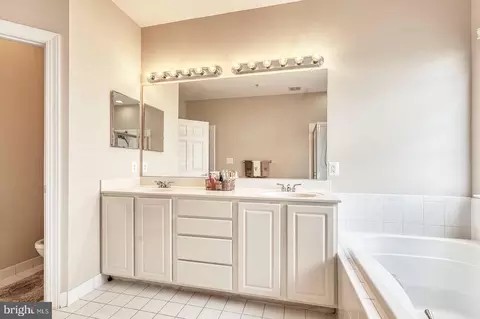 Bath - 7419 Near Thicket Way, Laurel, MD 20707 photo 3 of 4
