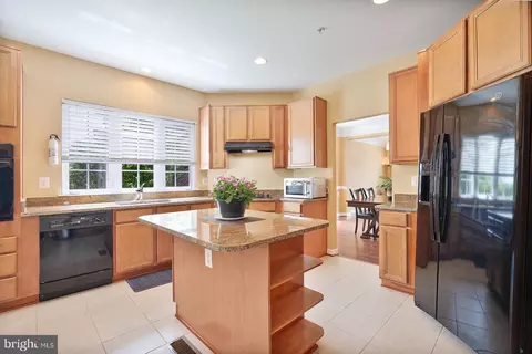 Kitchen - 7419 Near Thicket Way, Laurel, MD 20707 photo 3 of 4
