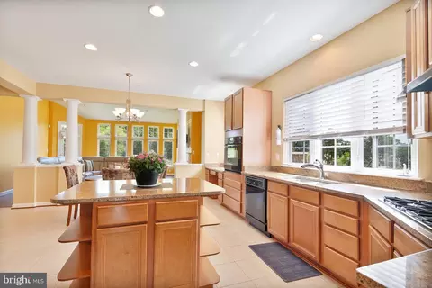 Kitchen - 7419 Near Thicket Way, Laurel, MD 20707 photo 4 of 4