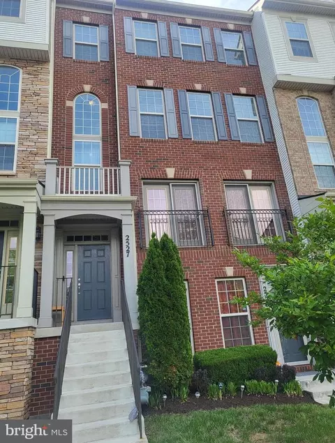 2527 Campus Way N #69, Lanham, MD 20706