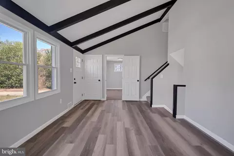 512 Winslow Rd, Oxon Hill, MD 20745
