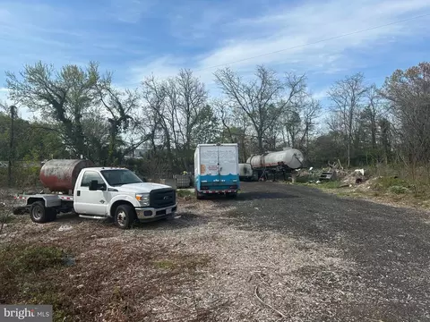 2017 County Rd, District Heights, MD 20747