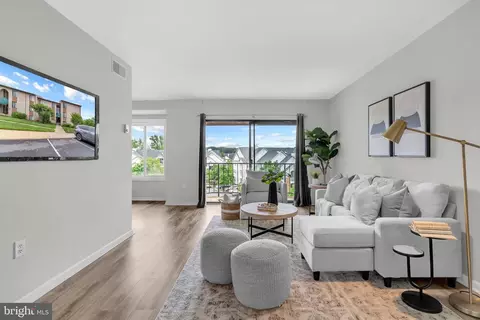 6916 Hanover Pkwy #300, Greenbelt, MD 20770