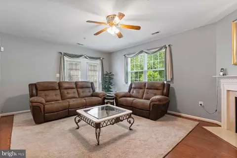Living - 8806 Charm Ct, Brandywine, MD 20613 photo 3 of 4