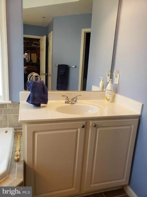 Bath - 13920 Chadsworth Ter, Laurel, MD 20707 photo 3 of 7
