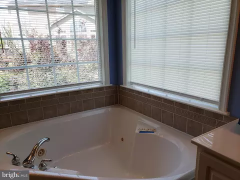 Bath - 13920 Chadsworth Ter, Laurel, MD 20707 photo 4 of 7