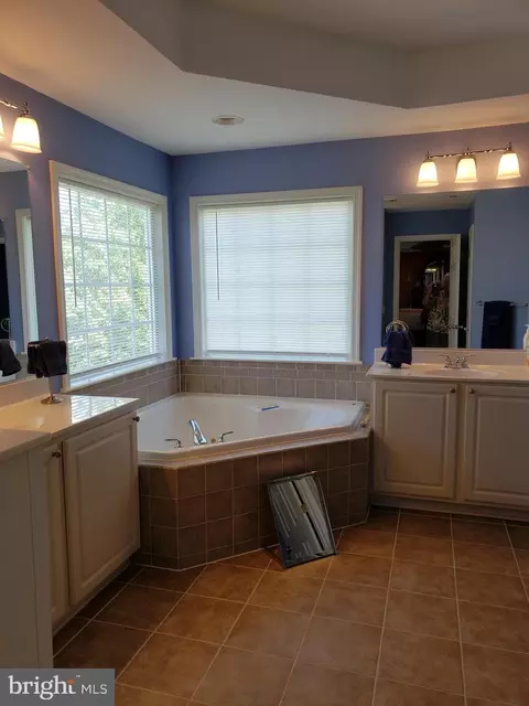 Bath - 13920 Chadsworth Ter, Laurel, MD 20707 photo 5 of 7