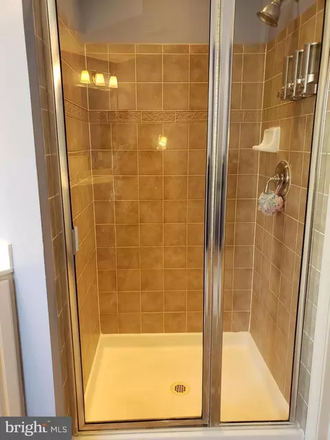 Bath - 13920 Chadsworth Ter, Laurel, MD 20707 photo 2 of 7