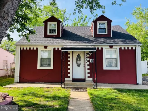 2002 Sheridan St, Hyattsville, MD 20782