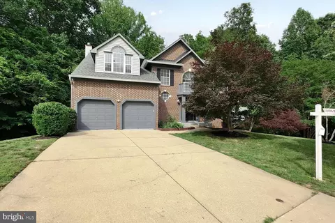8916 Gladeside Dr, Clinton, MD 20735