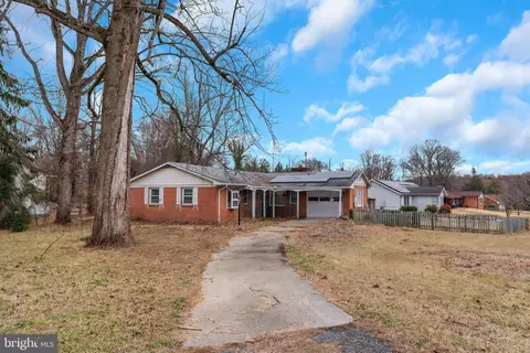 10600 Parrish Ln, Bowie, MD 20721 photo 1