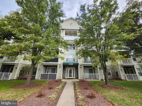 14100 Farnsworth Ln #2108, Marlboro, MD 20772