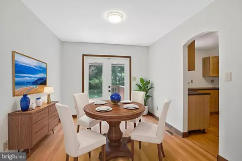 6327 Joslyn Pl, Cheverly, MD 20785
