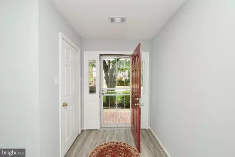 10303 Broom Ln, Lanham, MD 20706 photo 4