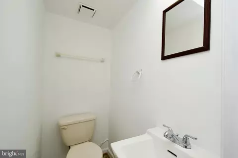10303 Broom Ln, Lanham, MD 20706 photo 40