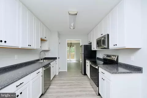 10303 Broom Ln, Lanham, MD 20706 photo 14