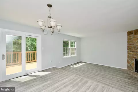 10303 Broom Ln, Lanham, MD 20706 photo 12