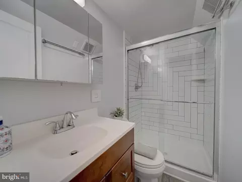 Bath - 9014 Volta St, Lanham, MD 20706 photo 5 of 6