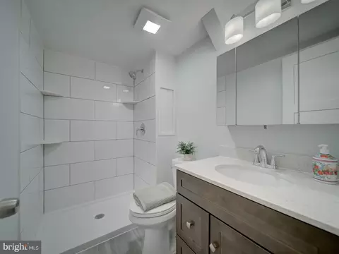 Bath - 9014 Volta St, Lanham, MD 20706 photo 3 of 6